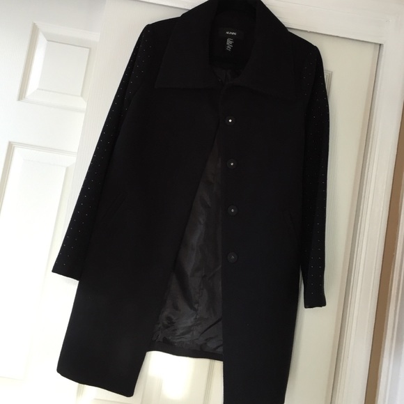 Trendy black coat