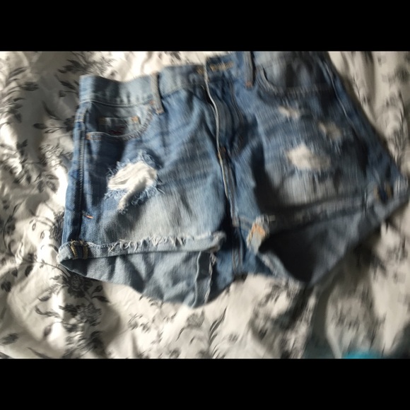 Light wash Hollister denim high waisted shorts