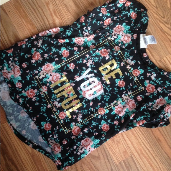 Medium size. Great for petite - Picture 1 of 1