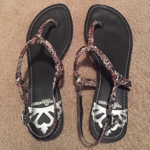 Fergalicious size 8 sandals