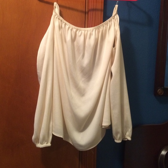Ivory top with attached sleeves
