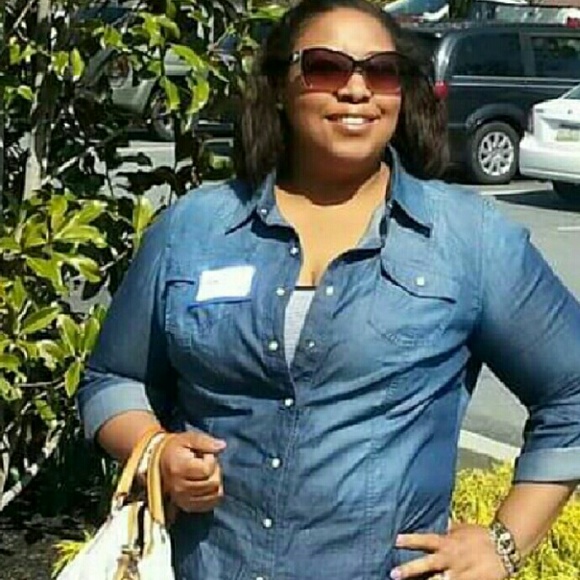 Meet your Posher, April - Picture 3 of 4