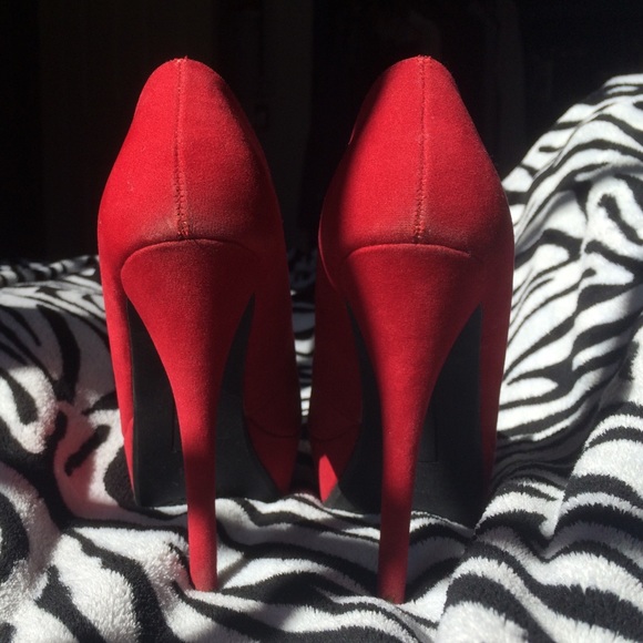 Red suede heels 👠 - Picture 4 of 4