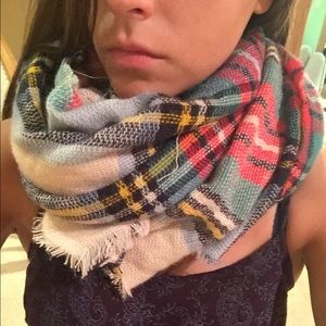 Arie scarf