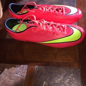 SOLD Brand new Nike soccer cleats