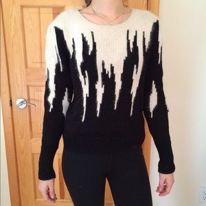 SOLD✨Host Pick✨ Vintage b&w angora blend sweater