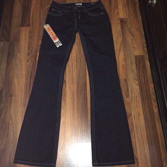 Hey guys, I'm selling these Mek Denim jeans! - Picture 3 of 4