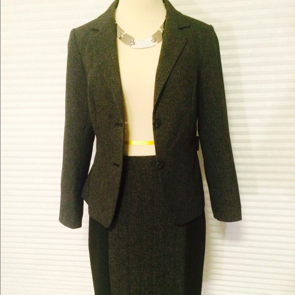 The Limited Suit - Picture 4 of 4