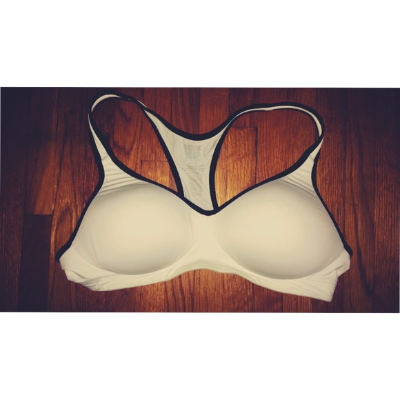 victoria's secret sports bra😜