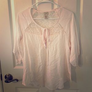 Light pink 3/4 sleeve lace shirt
