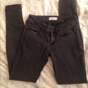Bullhead black skinny jeans!