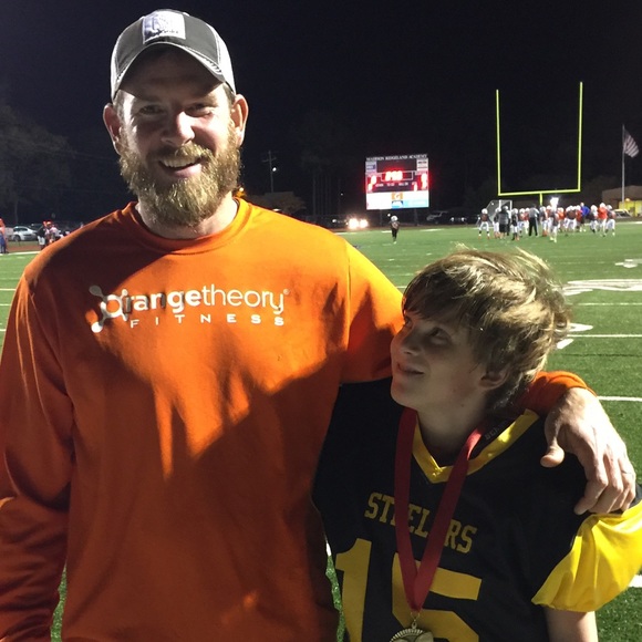 Hi there! I'm Kelsey โค๏ธ laughing, clothes & design - Picture 2 of 4