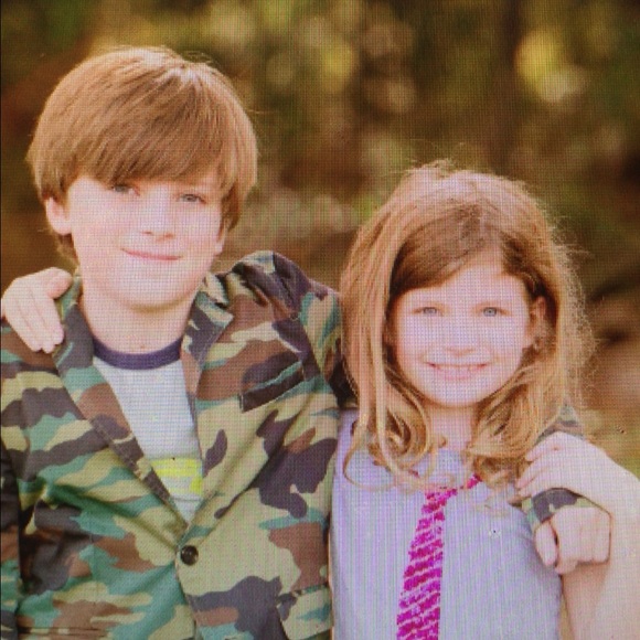 Hi there! I'm Kelsey โค๏ธ laughing, clothes & design - Picture 3 of 4