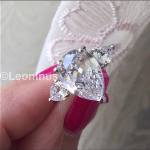 Jewelry - Pear Cut Faux Diamond Ring