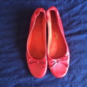 Red Sam and Libby bow flats