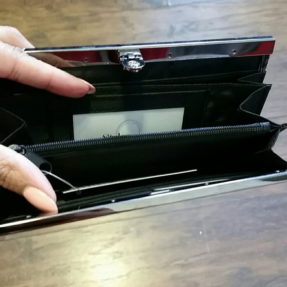 Wallet - Picture 2 of 4
