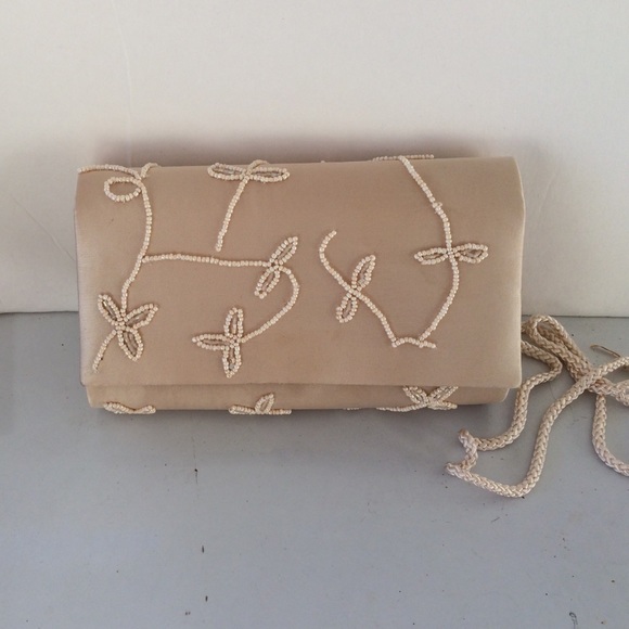 Beige beaded purse with or without strap