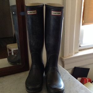 Hunter distressed boots