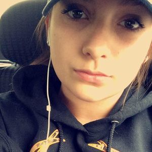 Meet your Posher, Myia