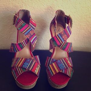 Tribal print strappy wedges