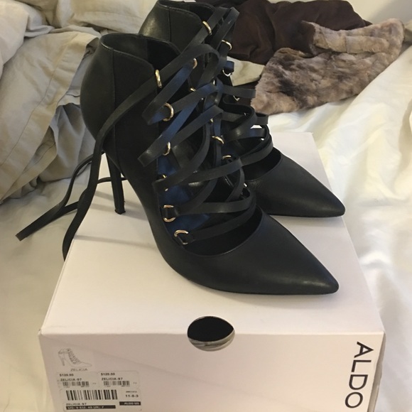 Leather lace up pumps