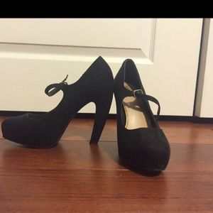 Black platform Mary Jane heels