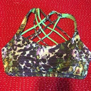 Lululemon Free To Be Bra. Size 4. Floral sport.