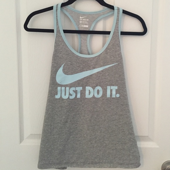 Nike top