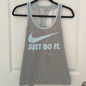 Nike top