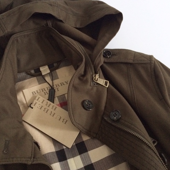 Additional photos of Burberry Jacket - Picture 3 of 4