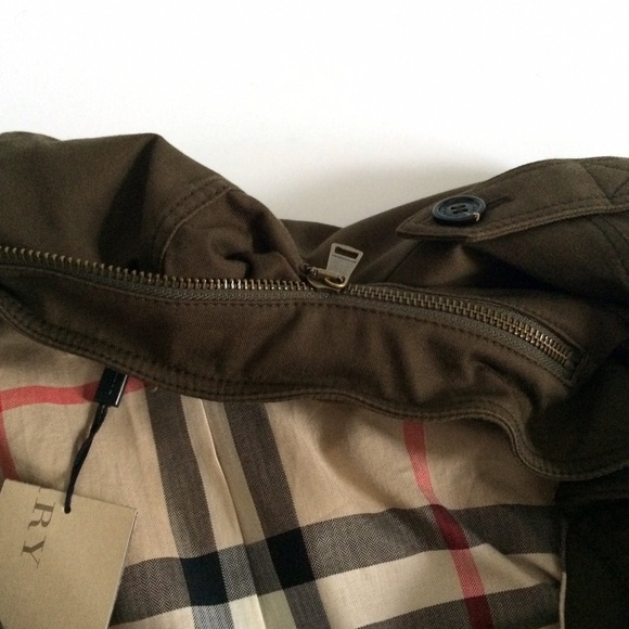 Additional photos of Burberry Jacket - Picture 4 of 4