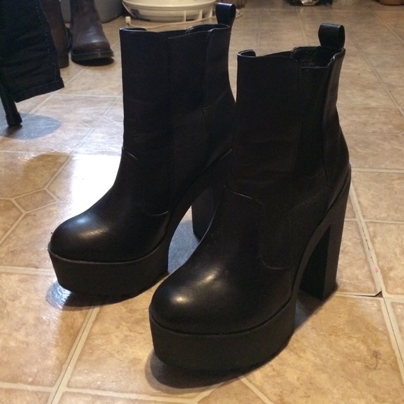 JustFab Platform Boots
