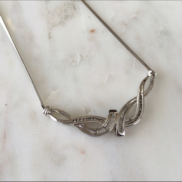Zales 40 diamond 10K white gold necklace (free authentication & free shipping)