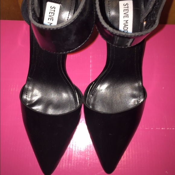 Steve Madden Infringe Pointy Heel Shoes