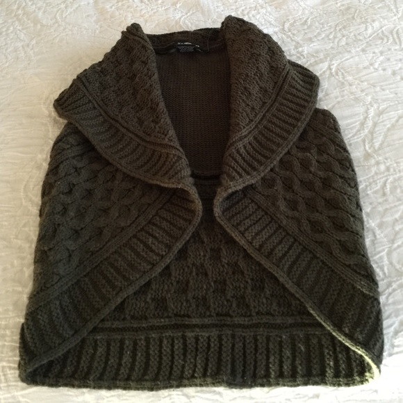 Sweater vest