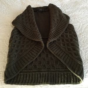 Sweater vest