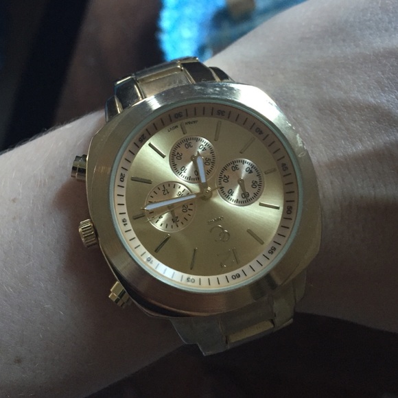 Gold tone watch!