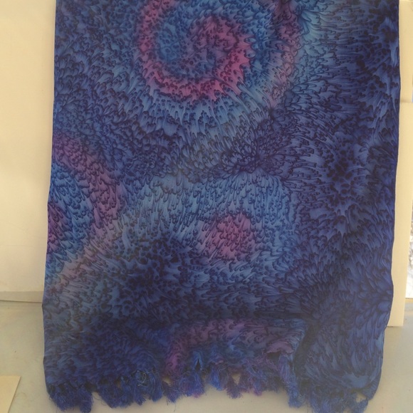 Sarong or very large scarve