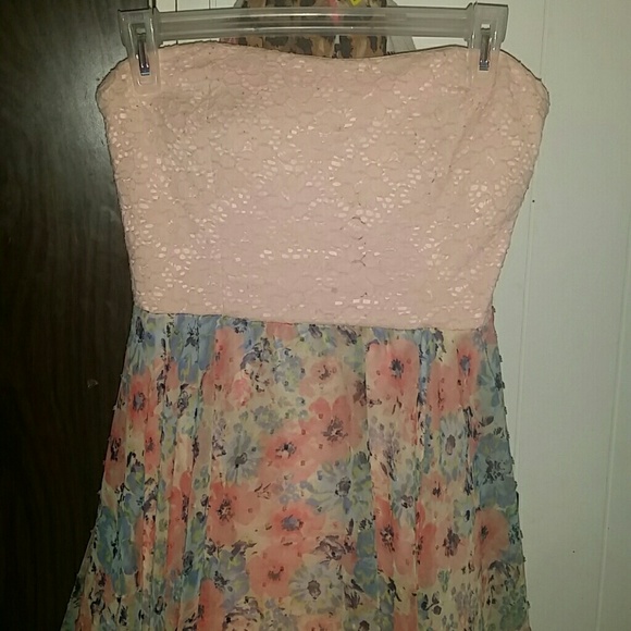 Strapless dress