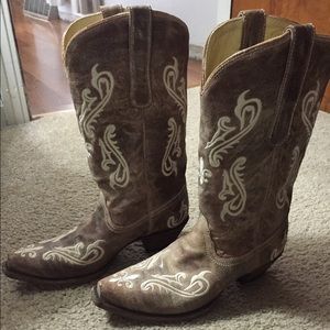 Corral tan boots
