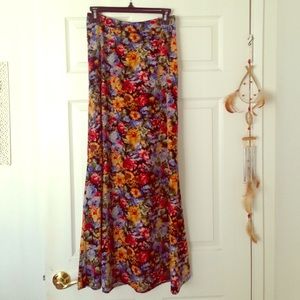 FLORAL MAXI SKIRT