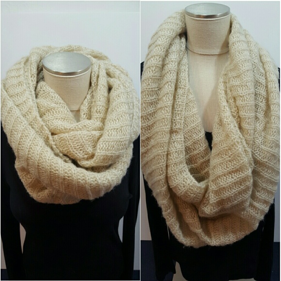 Forever 21 knit infinity scarf
