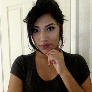 Meet your Posher, Leslie