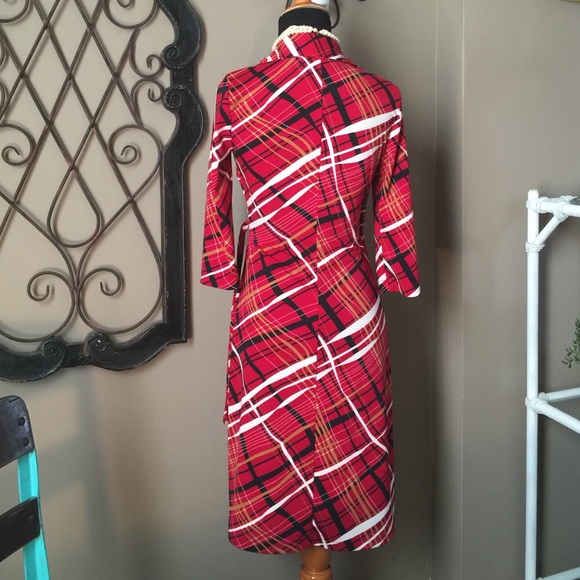 Size Small Red, Cream, Gold & Black Wrap Dress - Picture 4 of 4