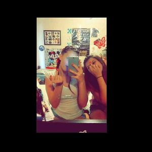 Meet your Posher, Kayla