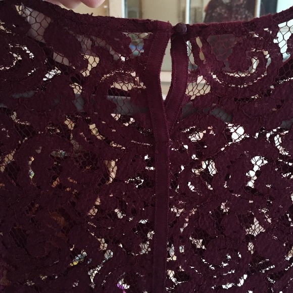 SOLD ✔️NWOT Loft burgundy lace blouse - Picture 4 of 4