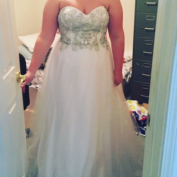 Dresses & Skirts - prom dress!!