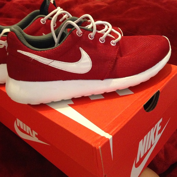 Nike roshe runs