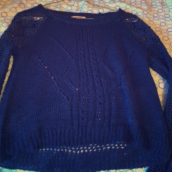 Arizona Jean Company cropped sweater