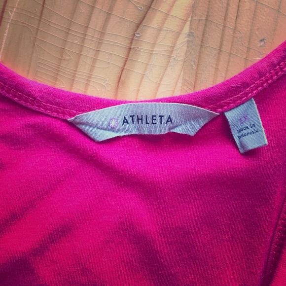 Athletes maxi dress, worn once, has side pockets.